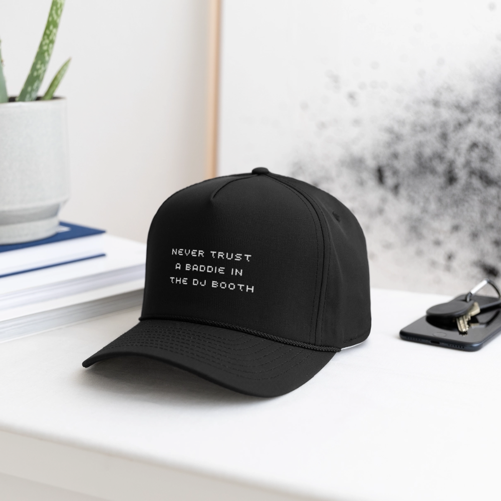 Don't Trust 'Em (Baddie) Hat - black/black